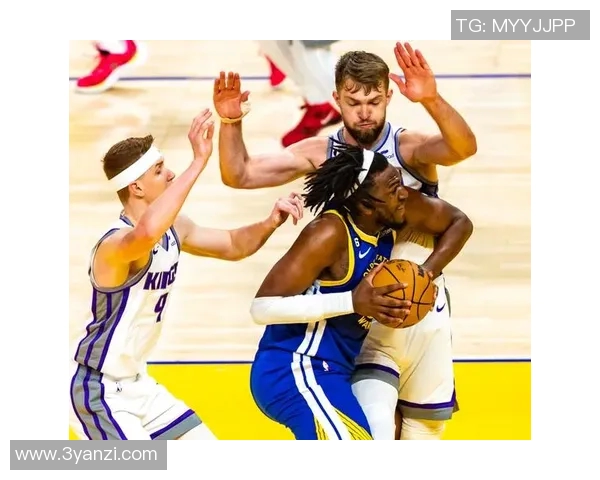 热身赛精彩对决国王队与热火队激战正酣展现篮球魅力与团队合作精神 热身赛精彩对决国王队与热火队激战正酣展现篮球魅力与团队合作精神